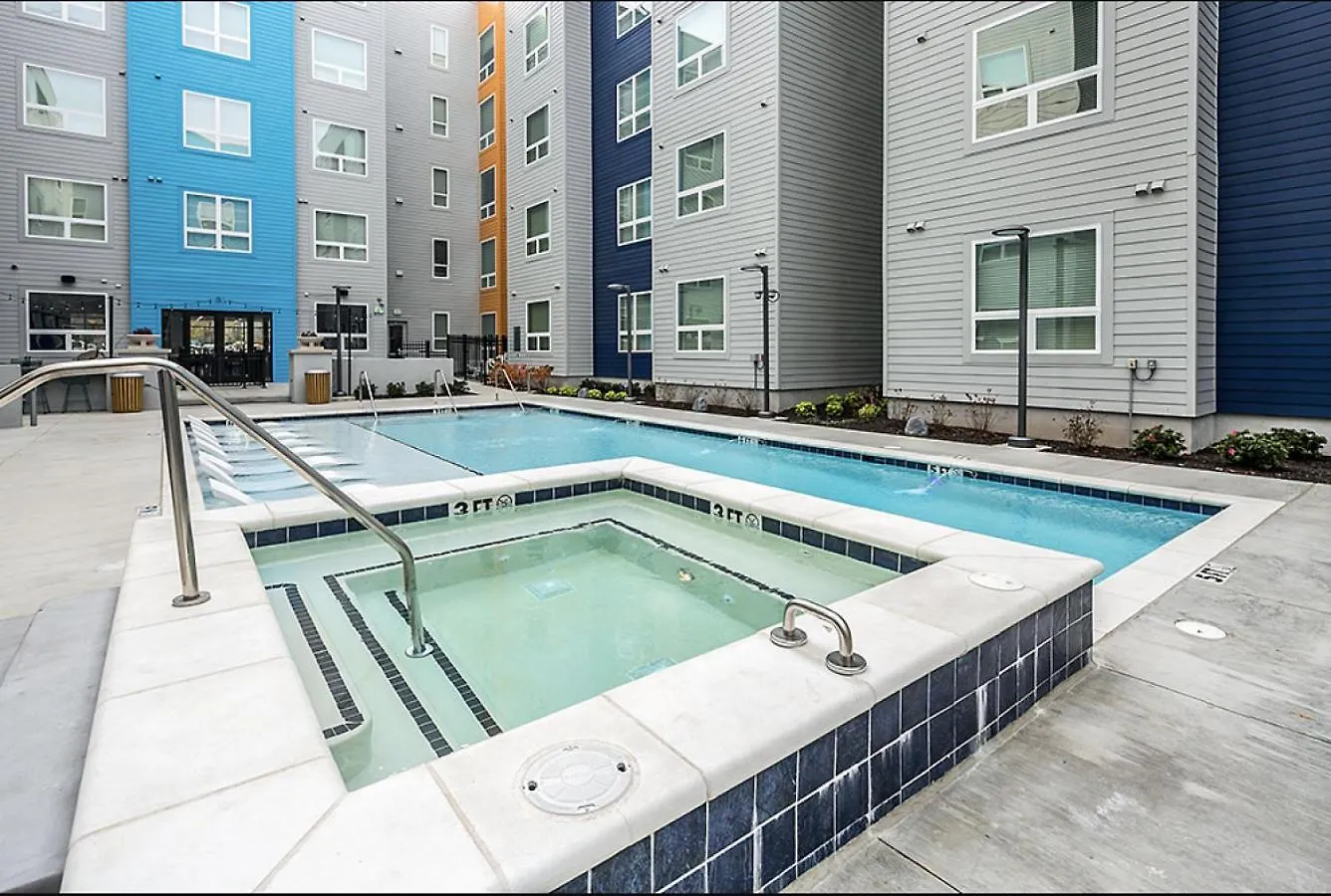 Landing At The Nine At Memphis - 2 Bedrooms In University Apartman