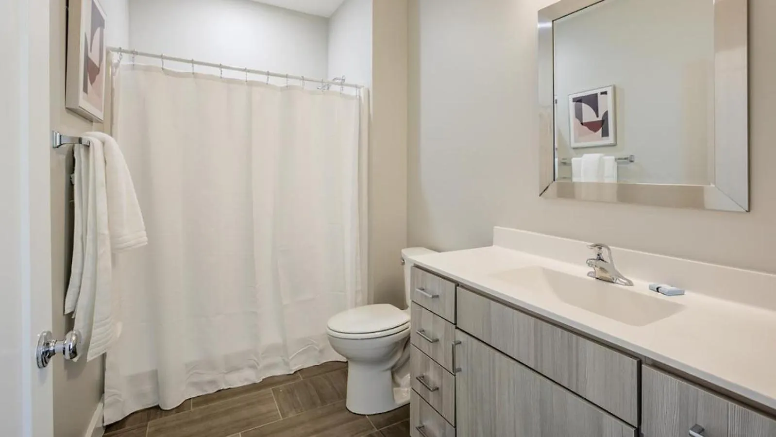 Landing At The Nine At Memphis - 2 Bedrooms In University